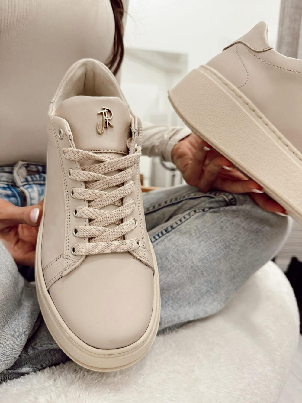 Leather sneakers G043 - BEIGE