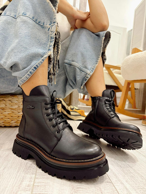 Leather booties F837 - BLACK
