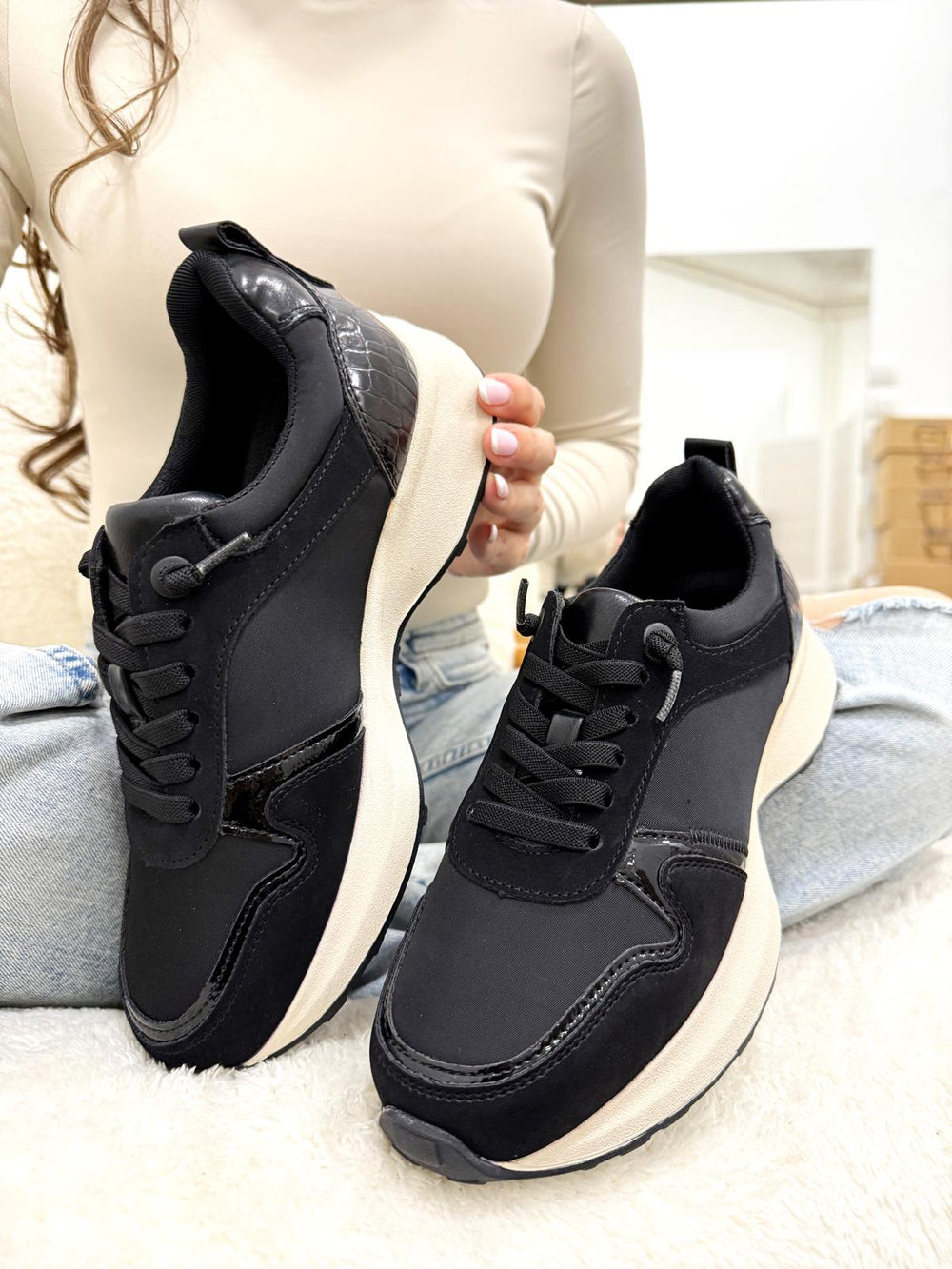 Női sneaker F993 - FEKETE