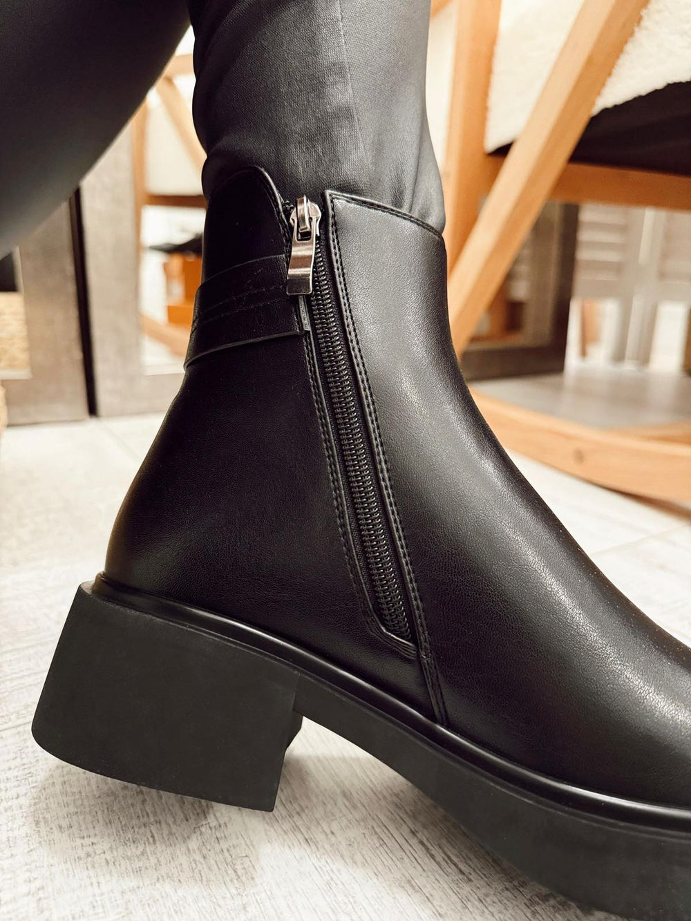 Damen-Halbstiefel F497 - SCHWARZ
