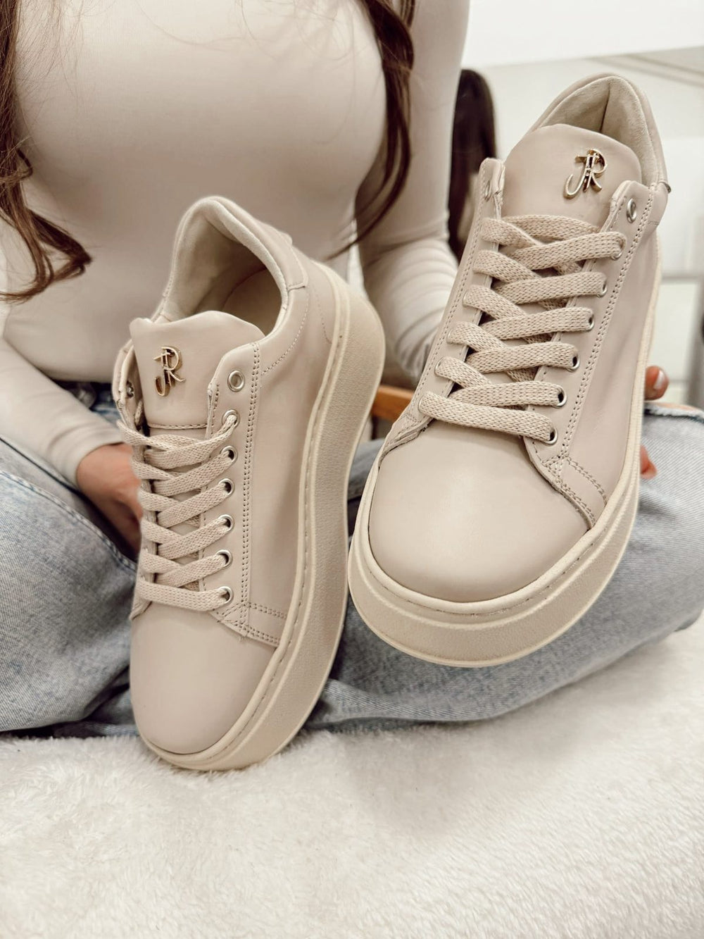 Leather sneakers G043 - BEIGE