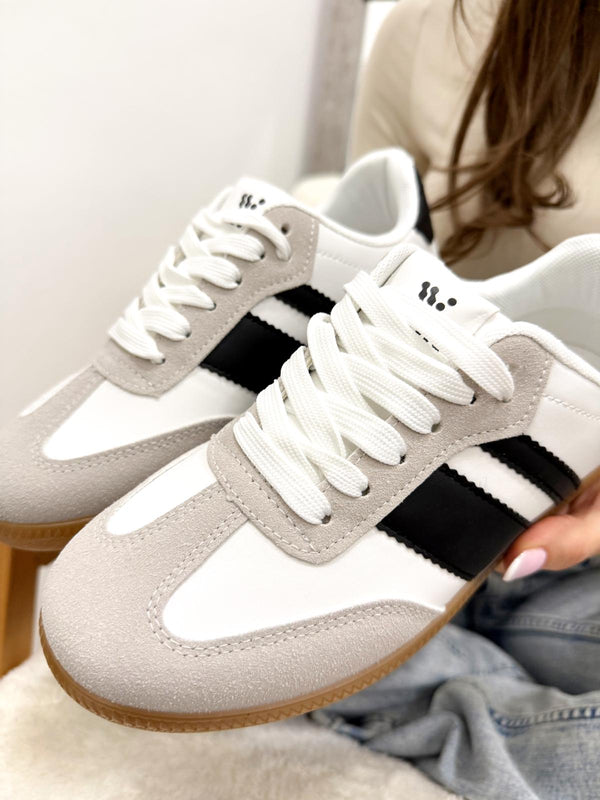 Women sneakers F996 - WHITE