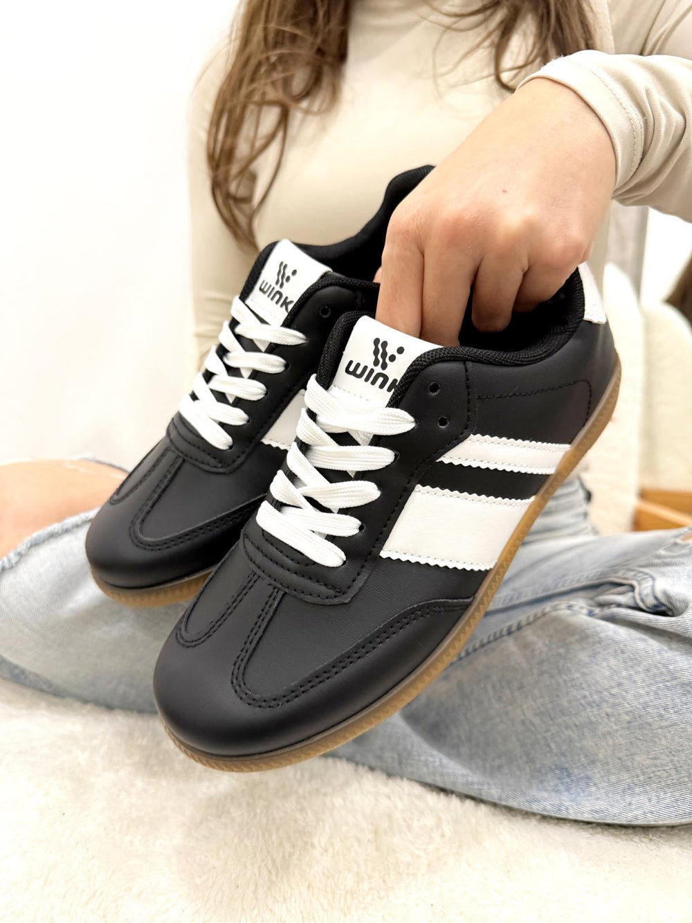 Women sneakers F996 - BLACK