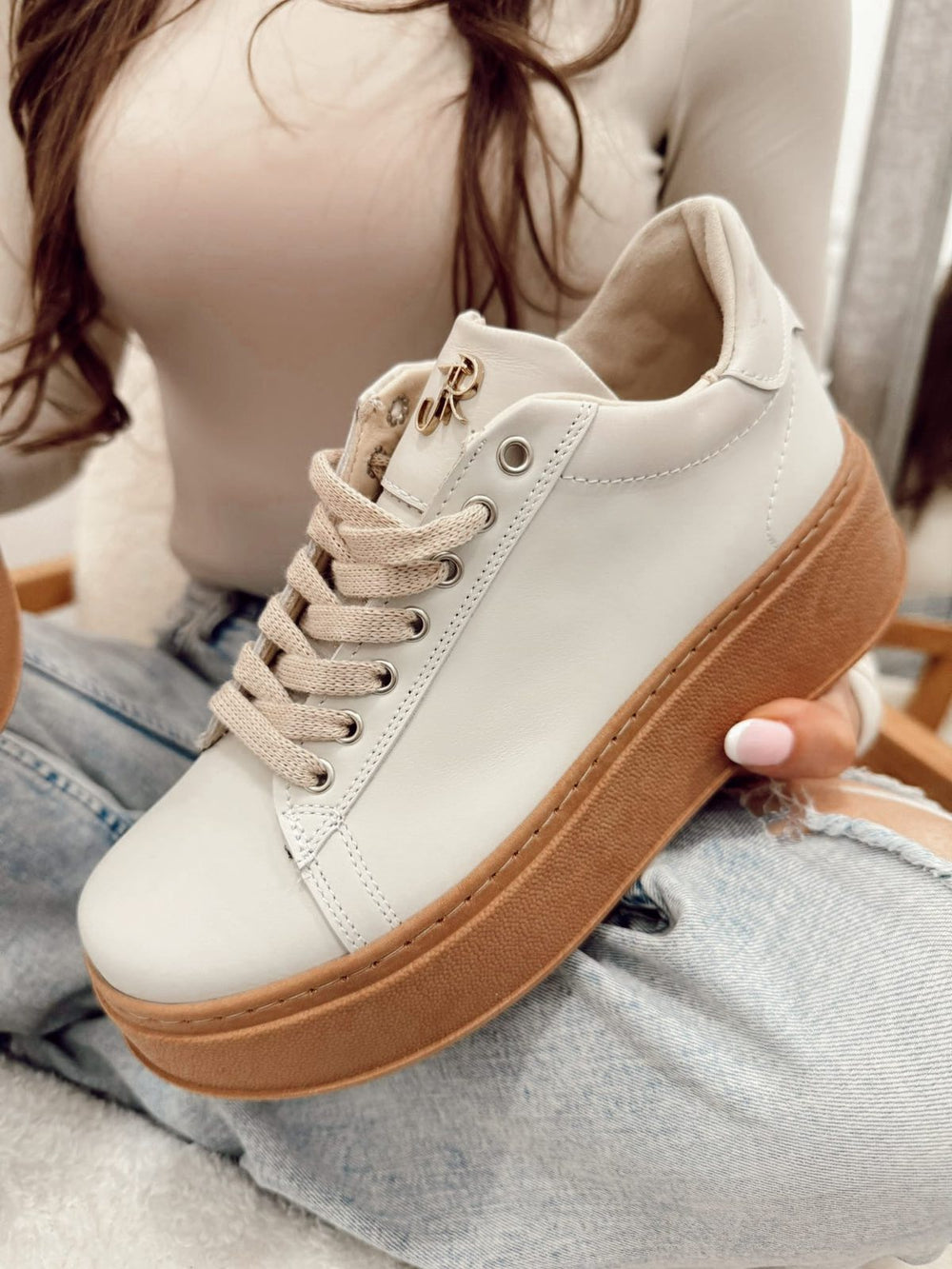 Leather sneakers G043 - BEIGE
