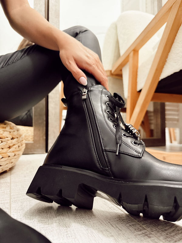 Women booties F496 - BLACK