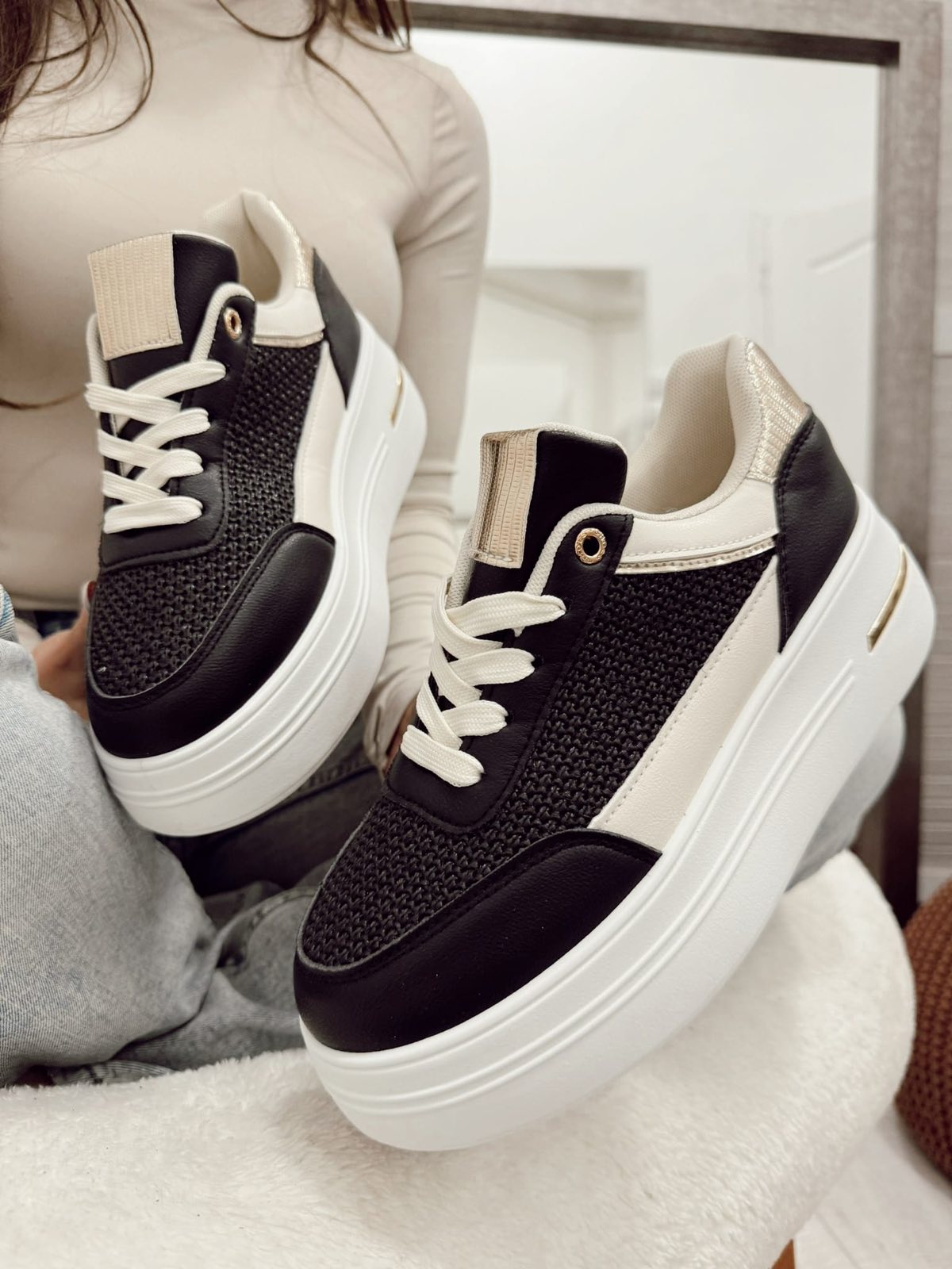 Women sneakers G037 - BLACK