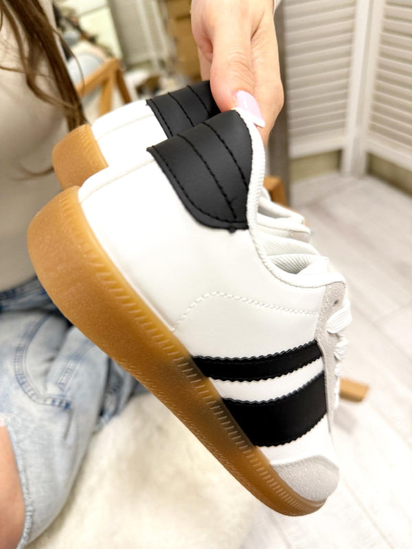 Women sneakers F996 - WHITE