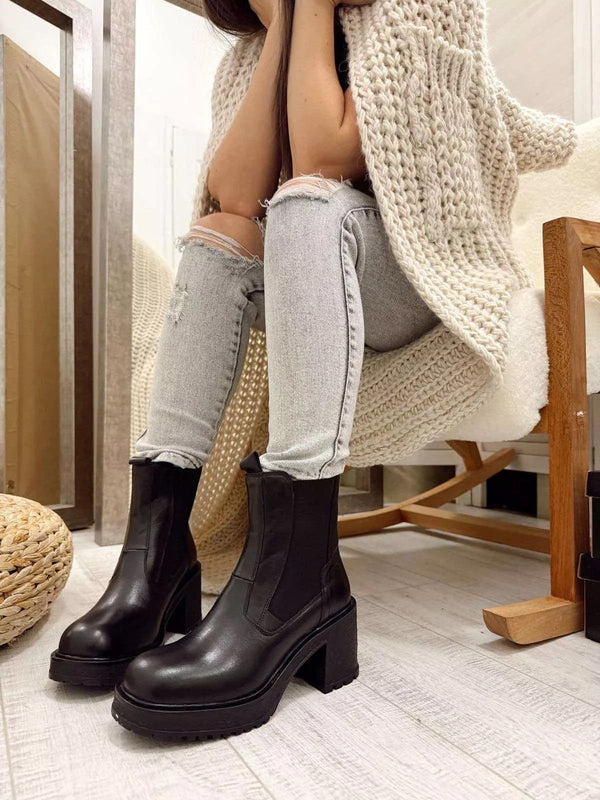 Leather booties F877 - BLACK