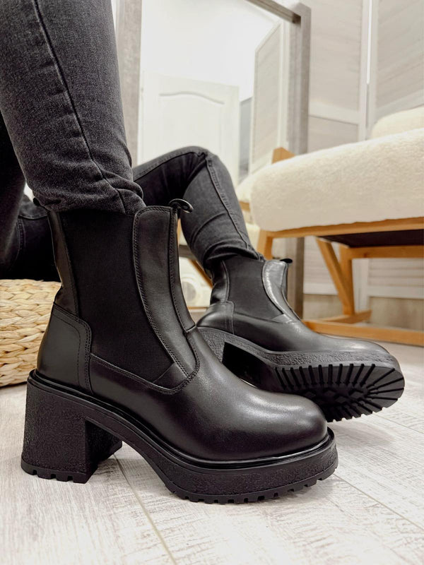 Leather booties F877 - BLACK