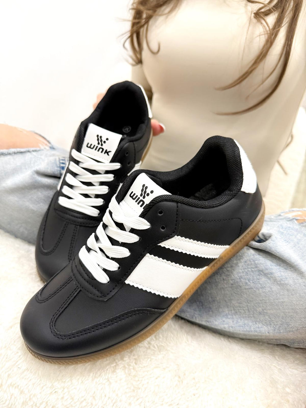 Women sneakers F996 - BLACK