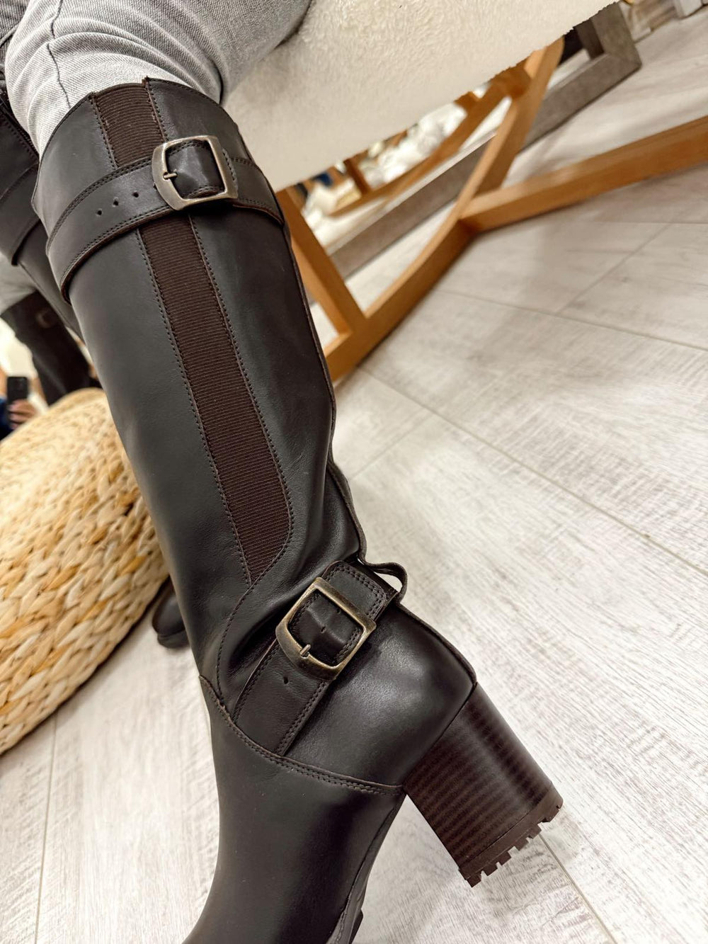 Leather boots F642 - BROWN