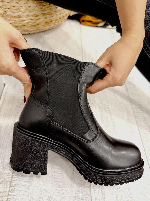 Leather booties F877 - BLACK