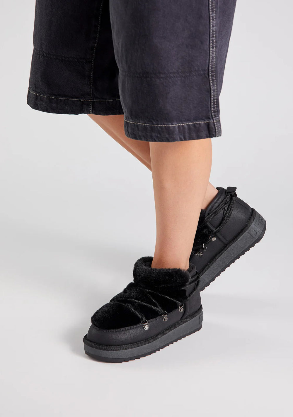 Comfy Boots F989 – D.FRANKLIN NORDIC FUR – FEKETE