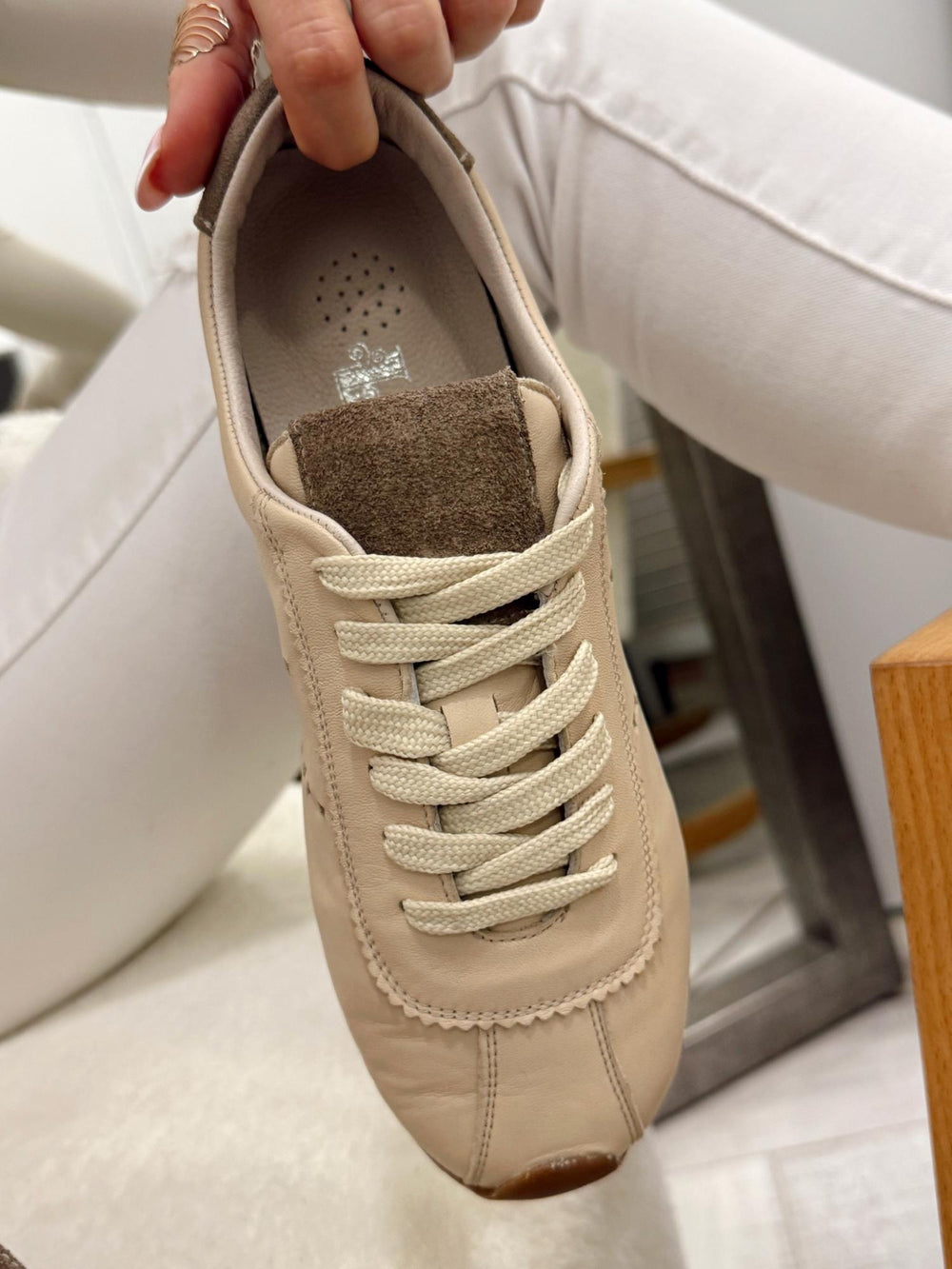 Leather sneakers G124 - BEIGE