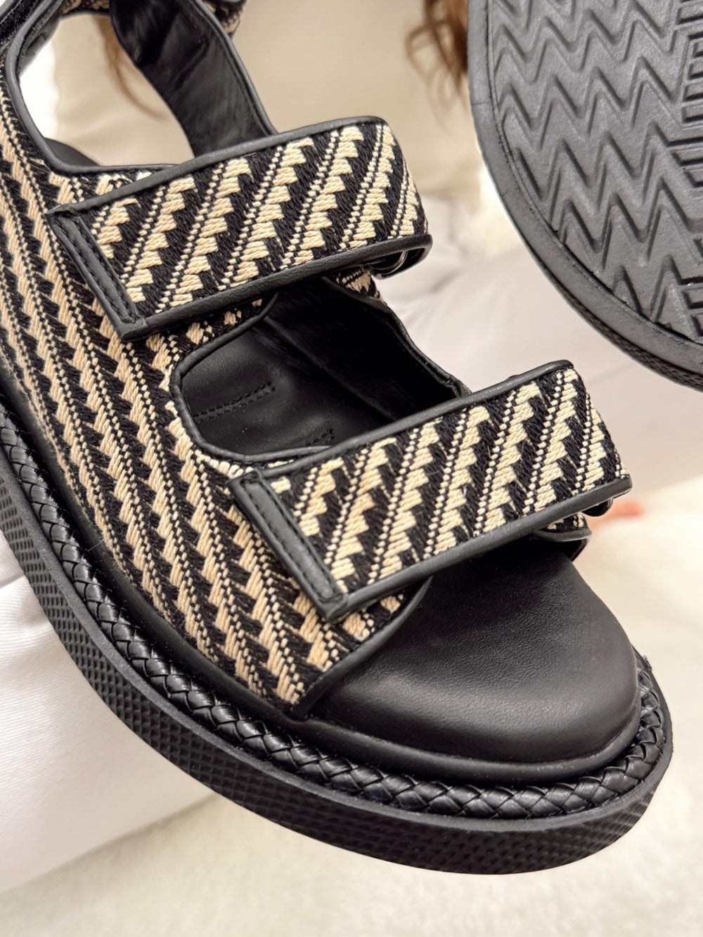 Leather sandals G154 - BLACK