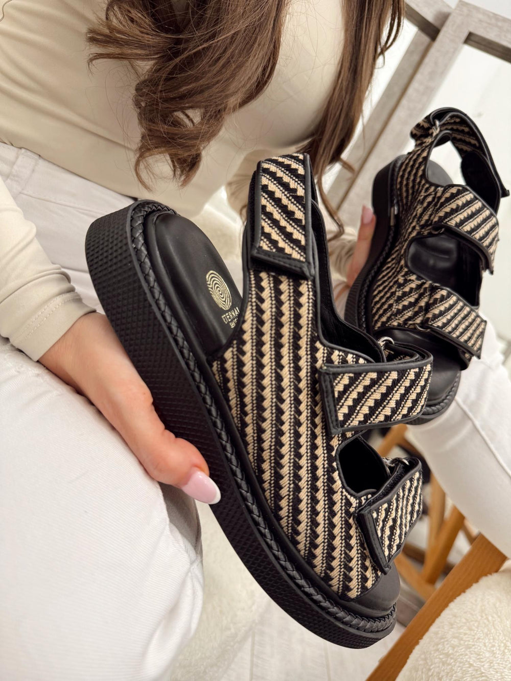 Leather sandals G154 - BLACK