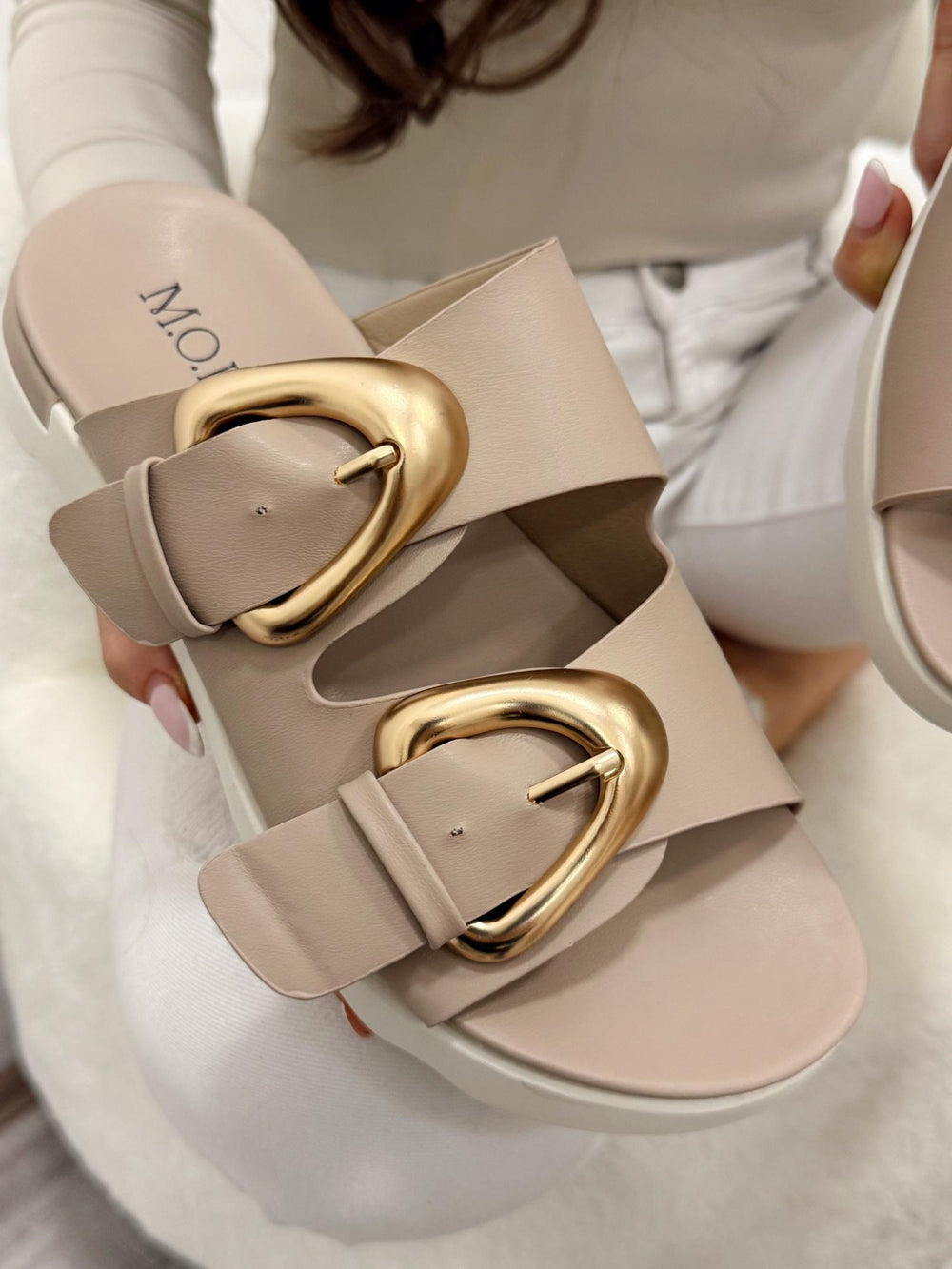 Women Slippers and Mules G104 - BEIGE