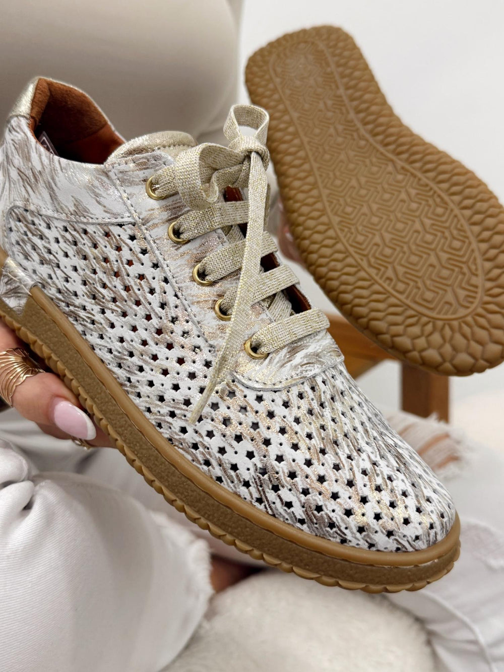 Leather sneakers G127 - GOLD