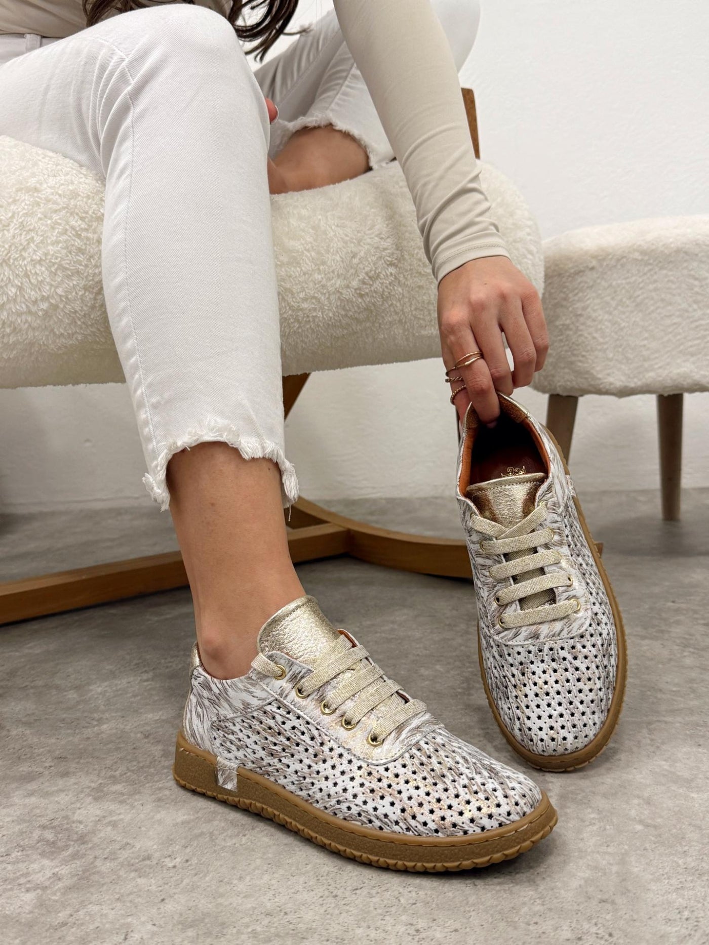 Leather sneakers G127 - GOLD