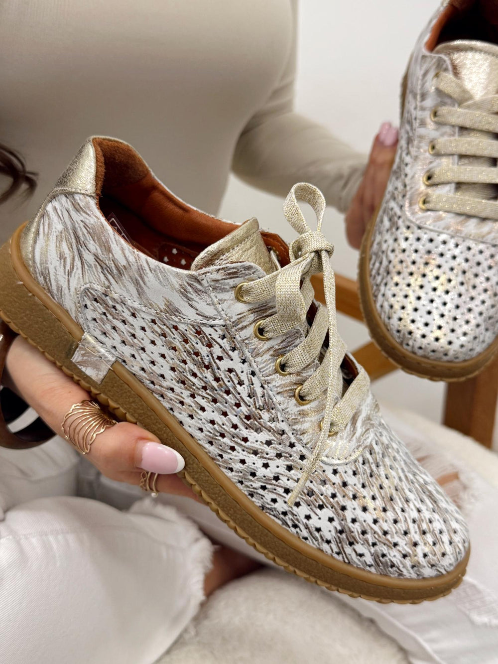 Leather sneakers G127 - GOLD