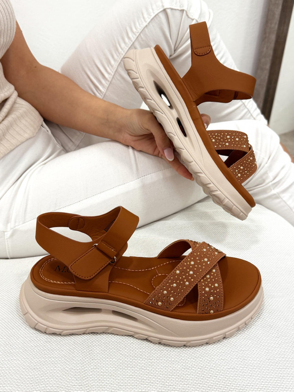 Women sandals G092 - CAMEL