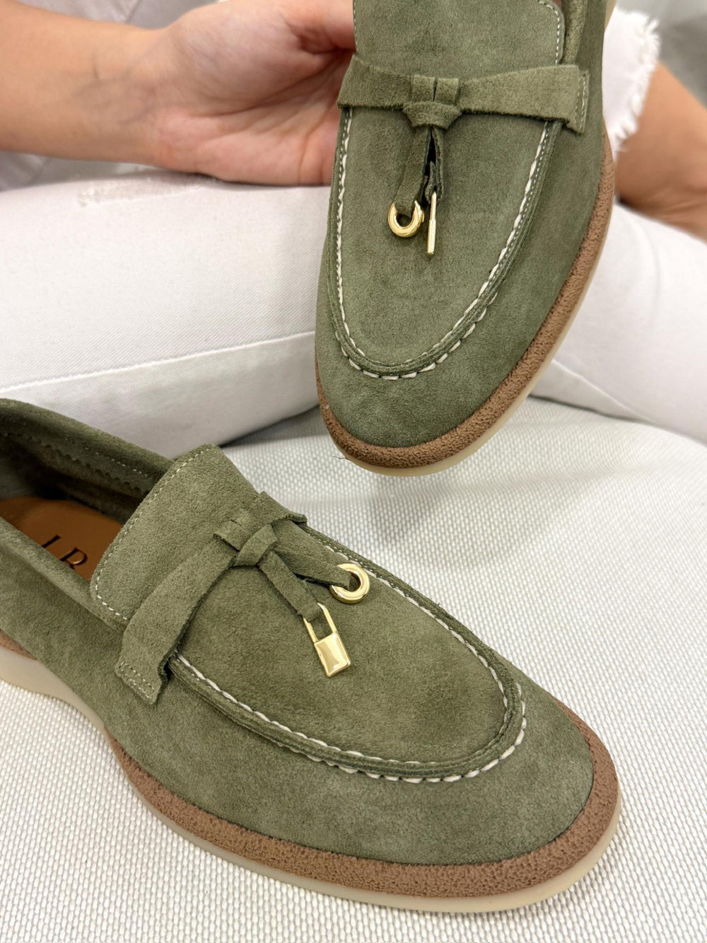 Flat leather shoes G128 - GREEN