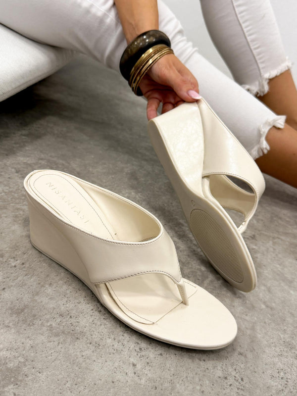 Women Slippers and Mules G441 - BEIGE