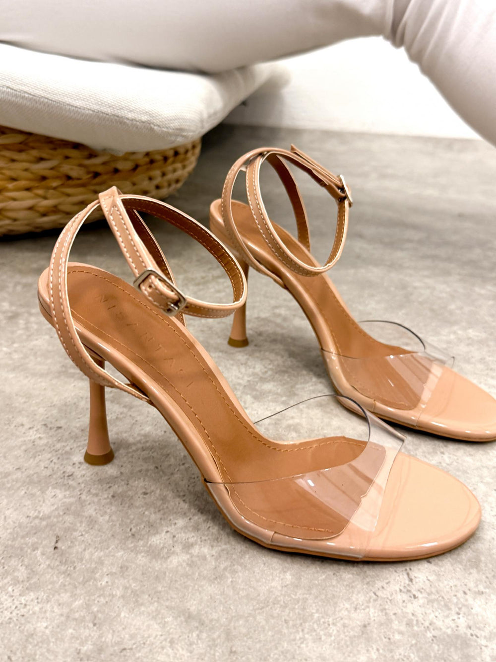 Women sandals G446 - BEIGE