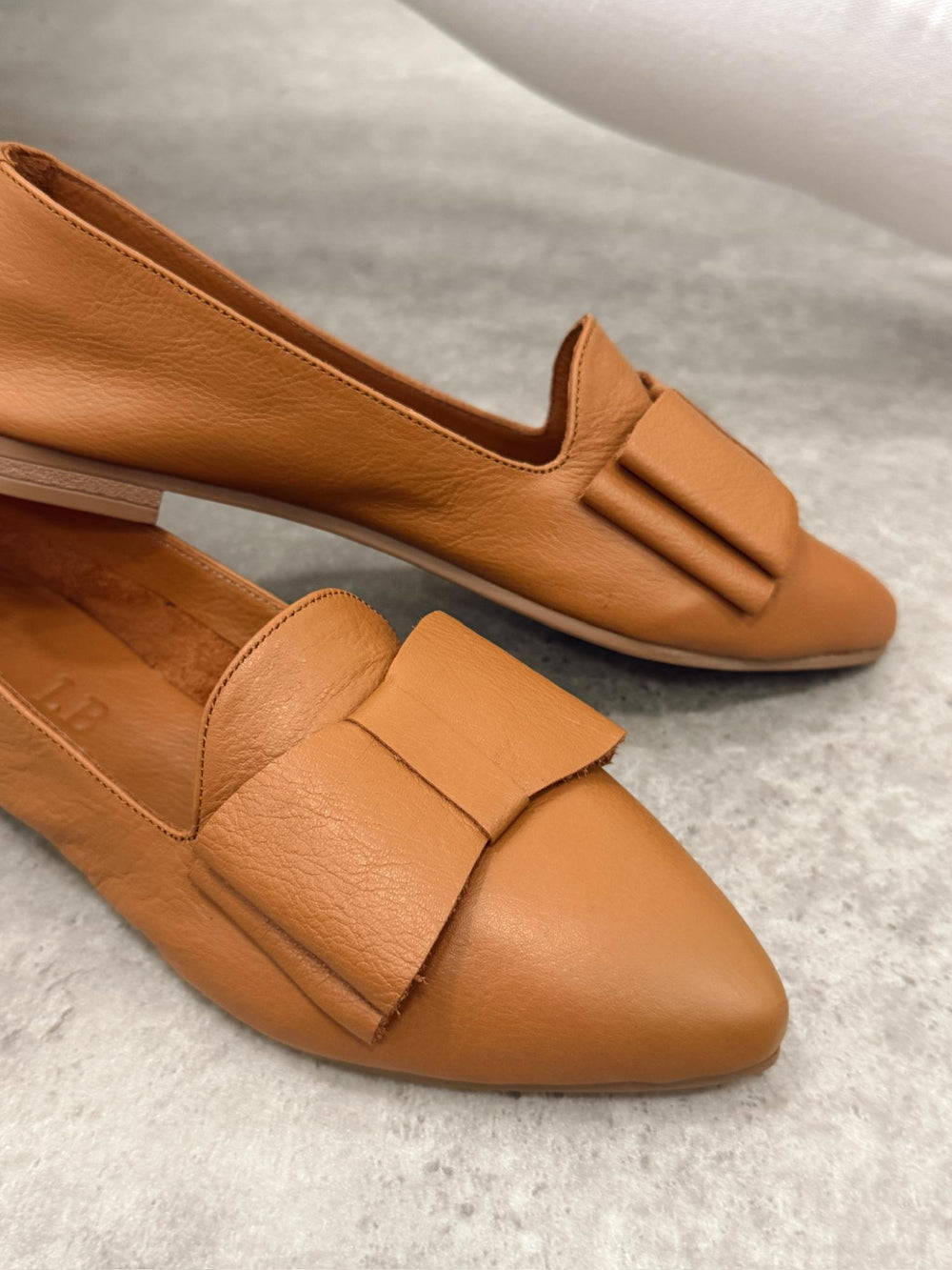 Flat leather shoes G395 - CAMEL