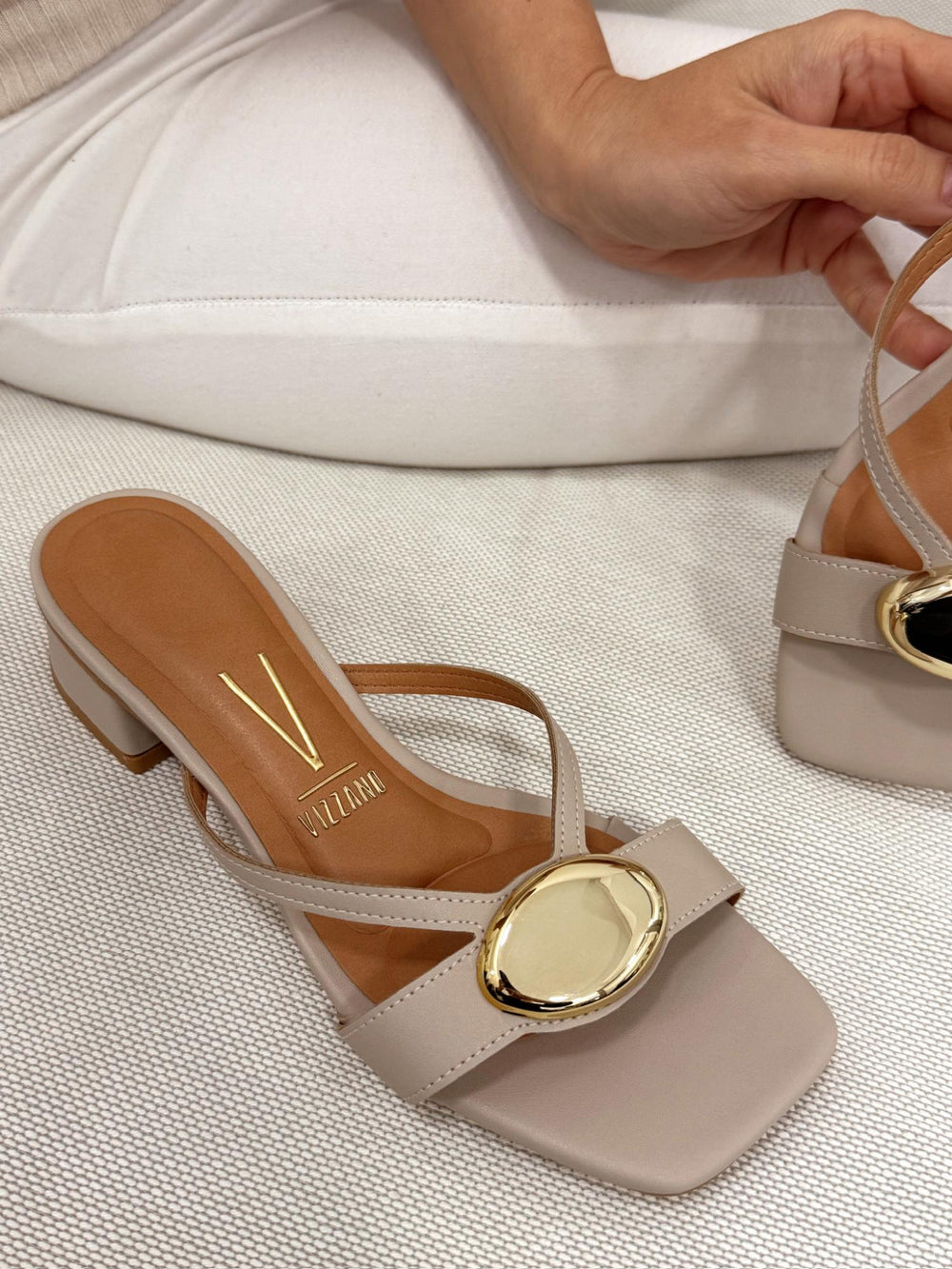 Women Slippers and Mules G076 - LIGHT BEIGE