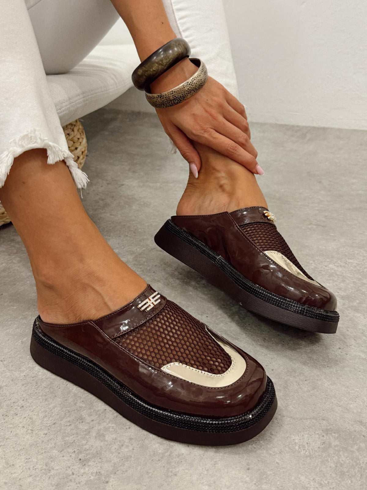 Women Slippers and Mules G486 - BROWN