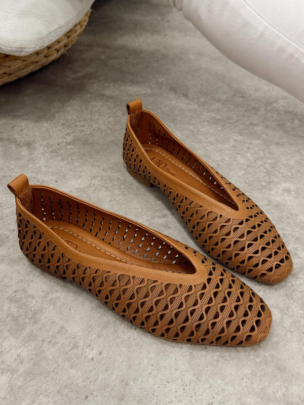 Flat leather shoes G465 - CAMEL
