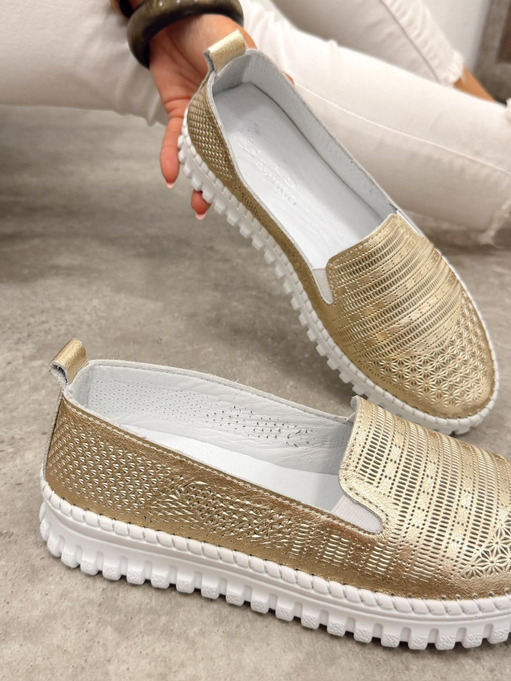 Flache Lederschuhe G397 – GOLD