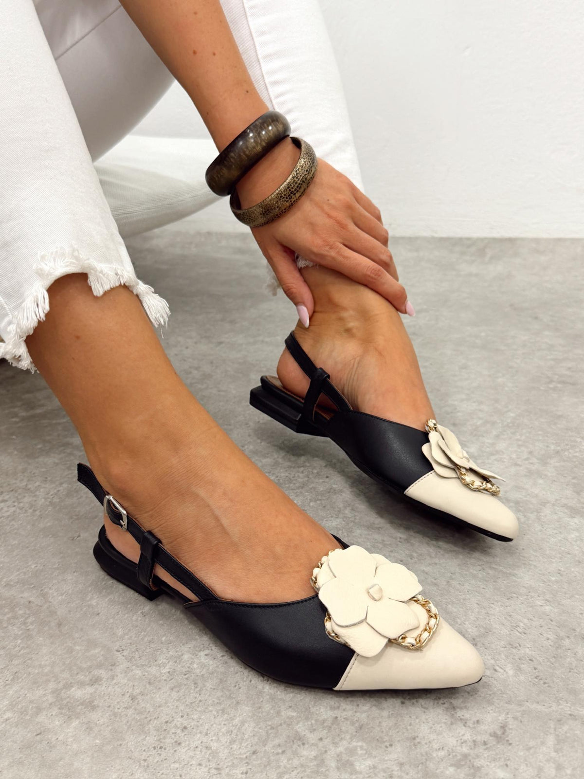 Leather sandals G385 - BLACK