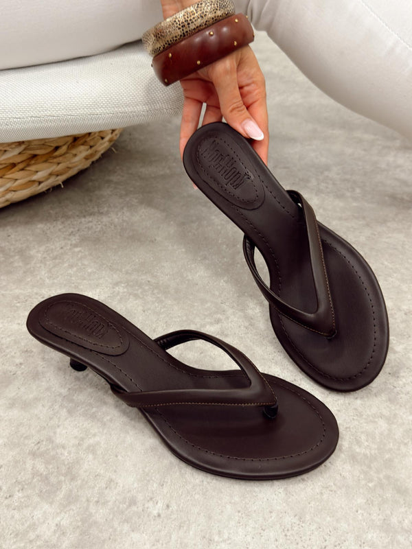 Women Slippers and Mules G515 - BROWN