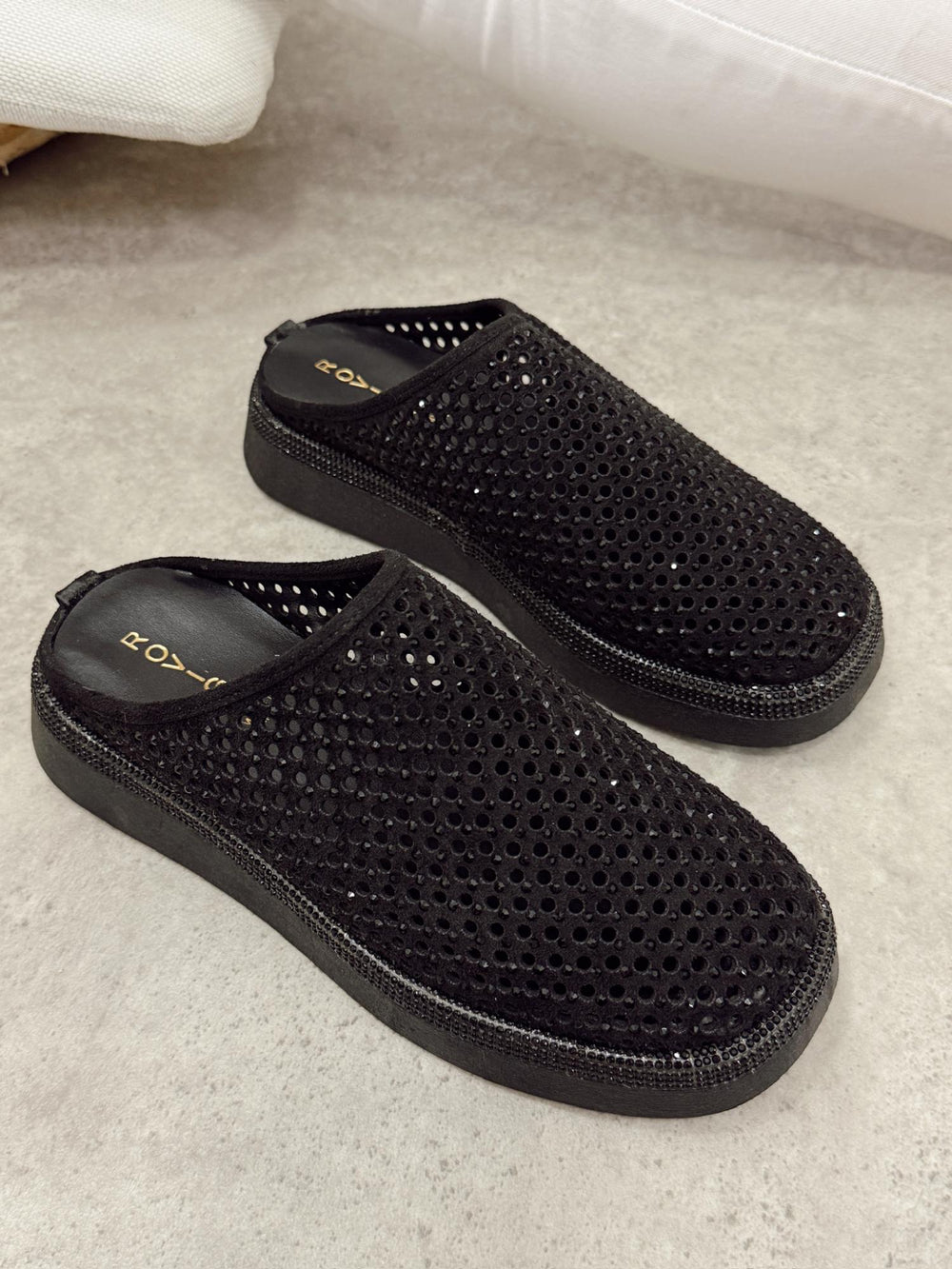 Women Slippers and Mules G485 - BLACK