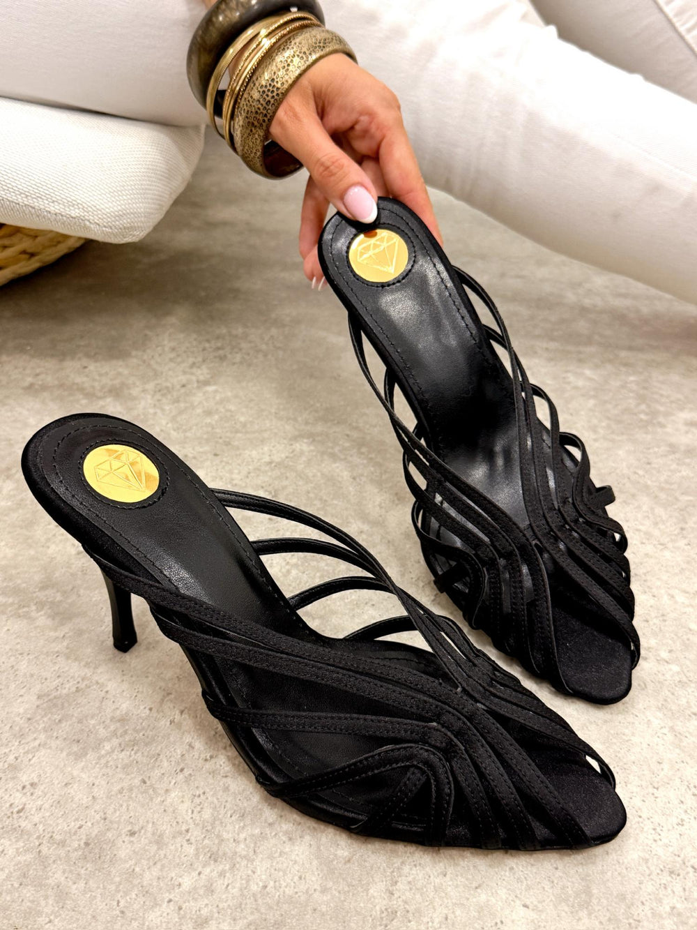 Women Slippers and Mules G353 - BLACK