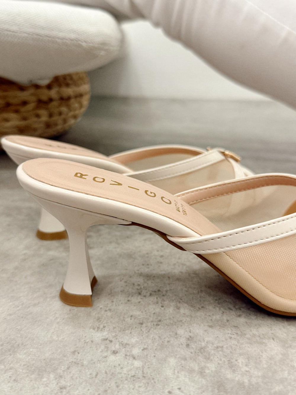 Women Slippers and Mules G477 - LIGHT BEIGE