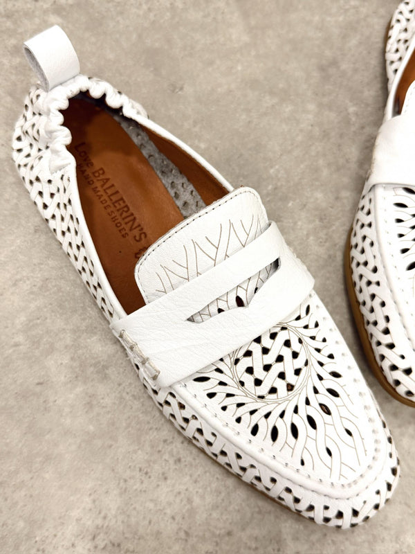 Flat leather shoes G421 - WHITE