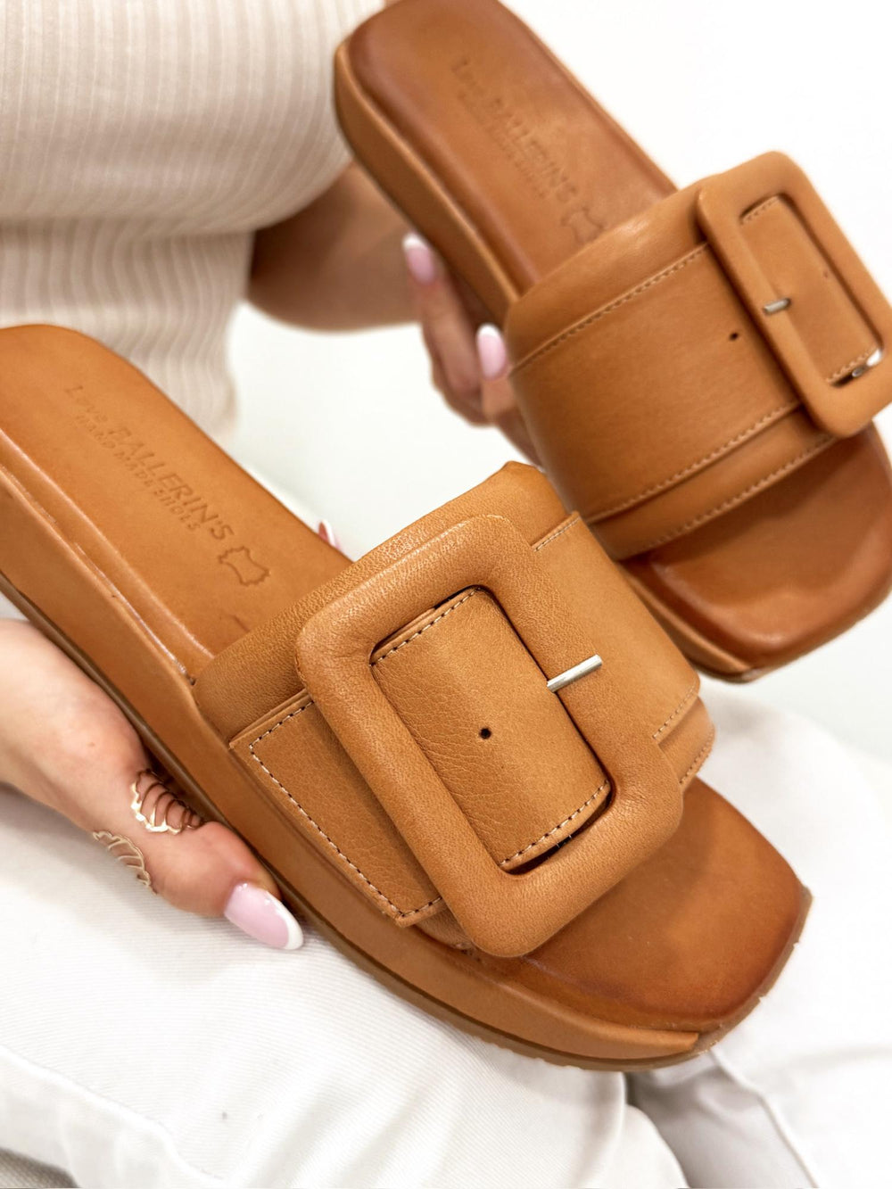 Papuci din piele G207 - CAMEL
