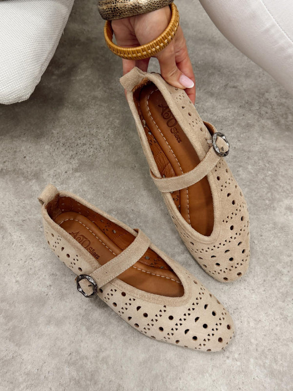Flat leather shoes G468 - BEIGE