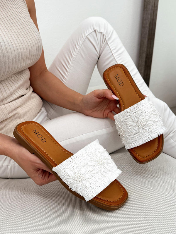 Women Slippers and Mules G106 - WHITE