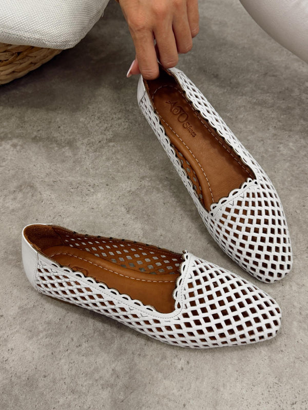 Flat leather shoes G464 - WHITE