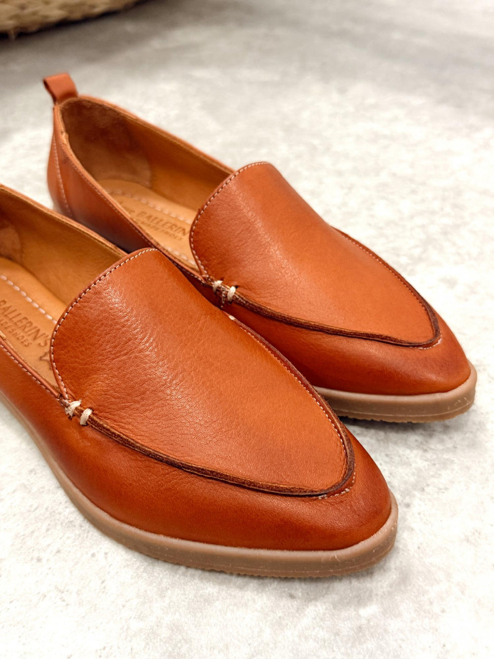 Flat leather shoes G419 - CAMEL