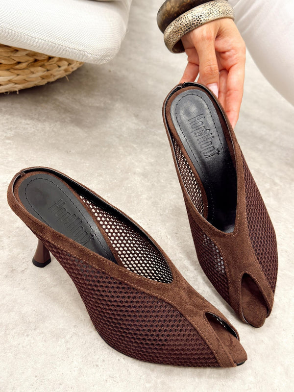 Women Slippers and Mules G520 - BROWN