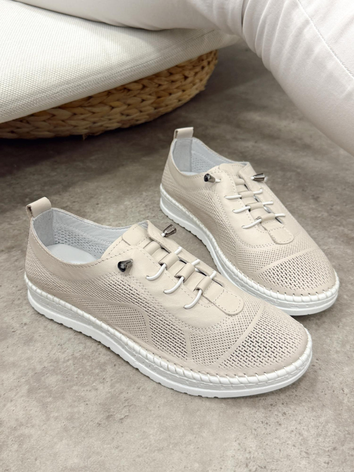 Adidași din piele G399 - BEJ DESCHIS