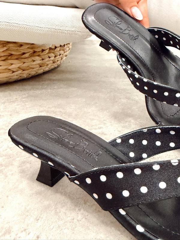 Women Slippers and Mules G492 - BLACK