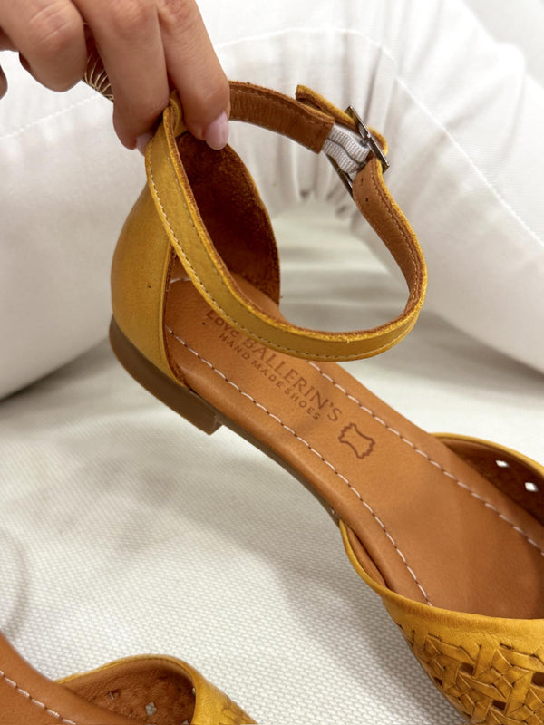 Leather sandals G202 - OCHRE