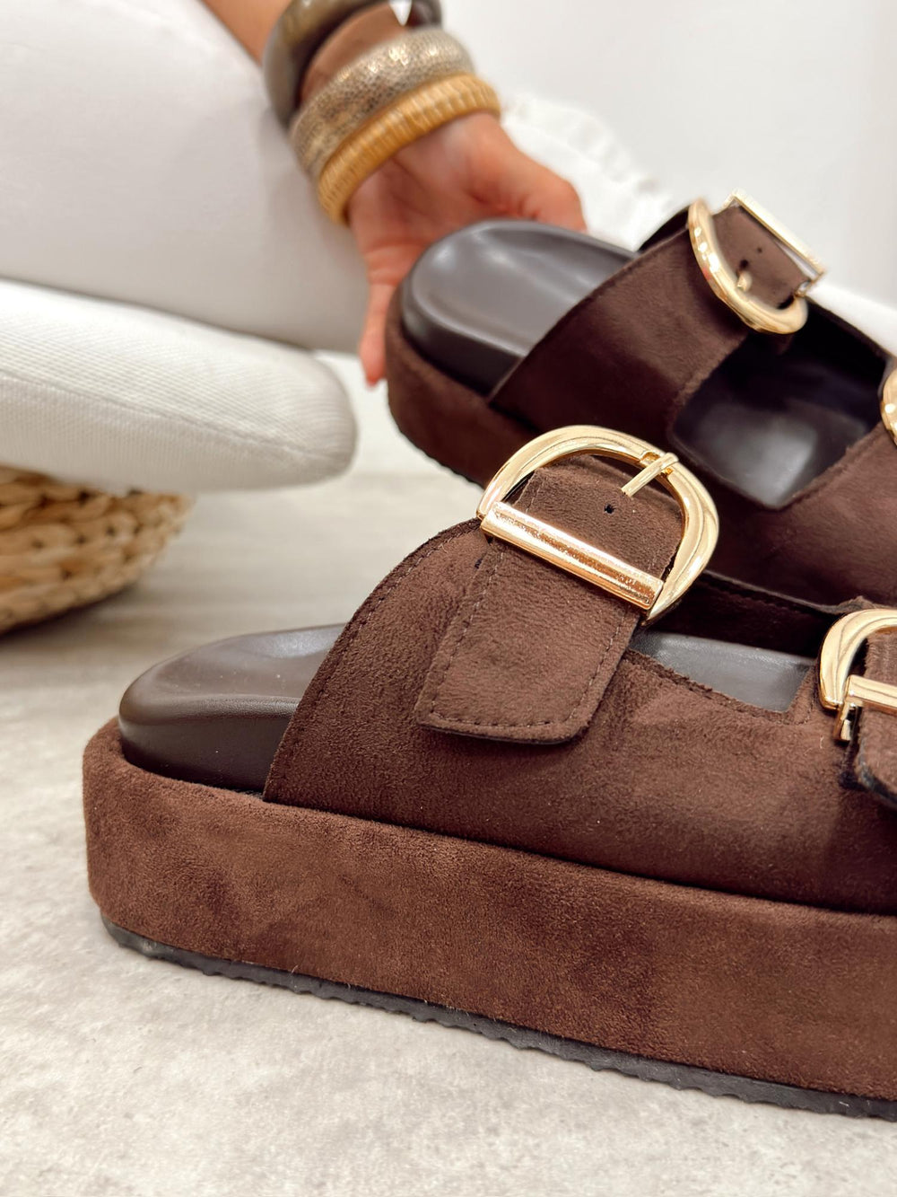 Women Slippers and Mules G498 - BROWN