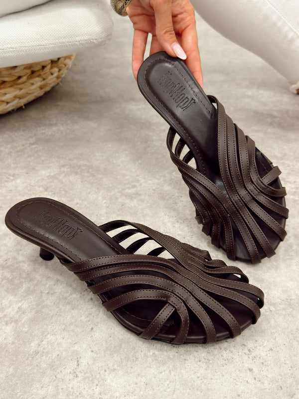 Women Slippers and Mules G515 - BROWN